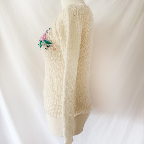 GITANO White Knit Sweater with Floral Detail Medium - Picture 4 of 6
